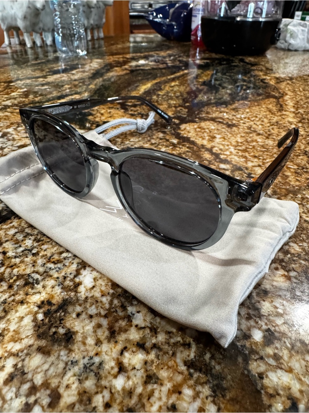 WMP Tate Blue Grey Round Sunglasses - Picture 3 of 4